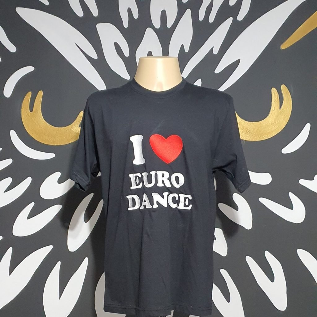 Camiseta Bordada "I Love Euro Dance" by Bordado & Cia - Canal DJ - @bordado.cia @sexta.flash @canaldj