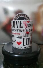 Caneca Dia dos Namorados - Love - by Bordado & Cia - @bordado.cia