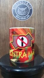 Caneca Oficial Contra Mão - Color - by Bordado & Cia - @bordado.cia; @dj.vadao; @danceteriacontramao; #danceteriacontramao