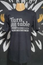 Camiseta Turn Table at Night by Bordado & Cia - @bordado.cia; @Camiseta POOL 89 FM Vintage by Bordado & Cia - @bordado.cia; @turntableradioshowbr